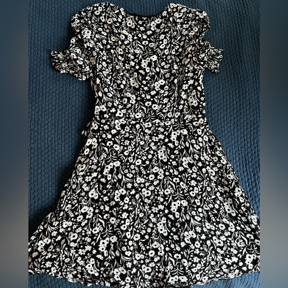 Banana Republic Floral Wrap Dress - Picture 8 of 10